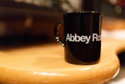 An honest-to-goodness Abbey Road mug!